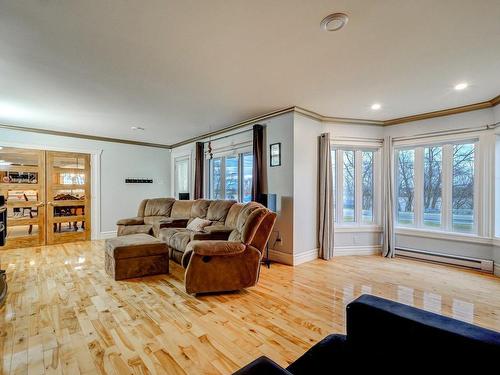 Salon - 1328 Ch. Du Rivage, Saint-Antoine-Sur-Richelieu, QC - Indoor Photo Showing Living Room