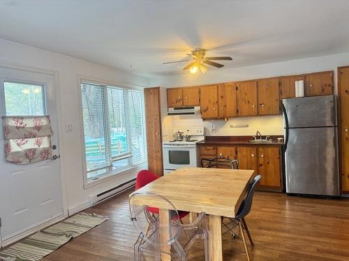 Cuisine - 130 Rue Omer-Fortin, Trois-Rivières, QC - Indoor Photo Showing Kitchen