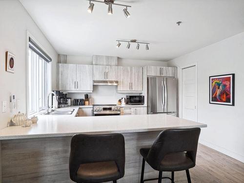 Cuisine - 2415 Boul. Cournoyer, Sorel-Tracy, QC - Indoor Photo Showing Kitchen With Double Sink