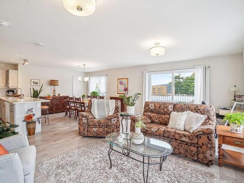 Vue d'ensemble - 2415 Boul. Cournoyer, Sorel-Tracy, QC - Indoor Photo Showing Living Room