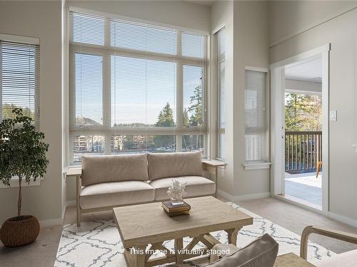 410-5670 Edgewater Lane, Nanaimo, BC - Indoor Photo Showing Living Room