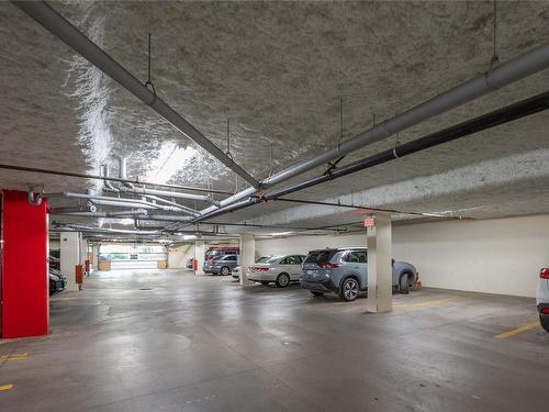 410-5670 Edgewater Lane, Nanaimo, BC - Indoor Photo Showing Garage