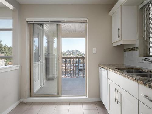 410-5670 Edgewater Lane, Nanaimo, BC - Indoor Photo Showing Kitchen With Double Sink