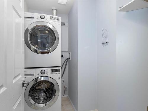 413-280 Dogwood St South, Campbell River, BC - Indoor Photo Showing Laundry Room