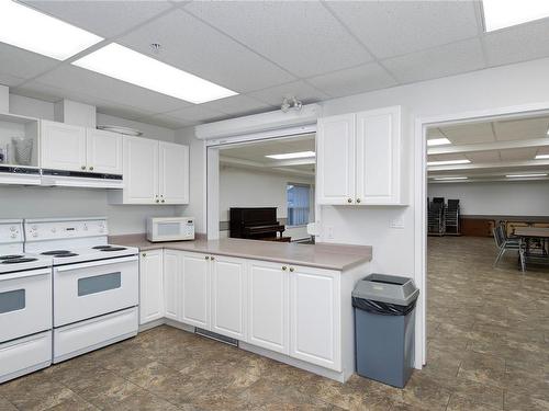 413-280 Dogwood St South, Campbell River, BC - Indoor Photo Showing Kitchen