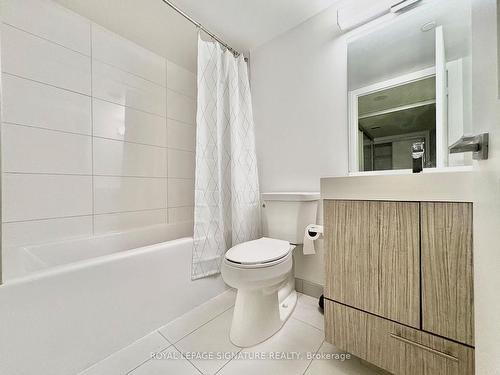 614-251 Jarvis St, Toronto, ON - Indoor Photo Showing Bathroom