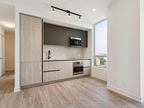 1902-108 Peter St, Toronto, ON - Indoor Photo Showing Kitchen