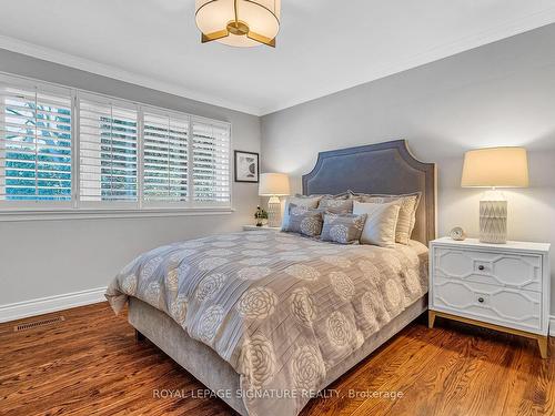 23 Shamokin Dr, Toronto, ON - Indoor Photo Showing Bedroom