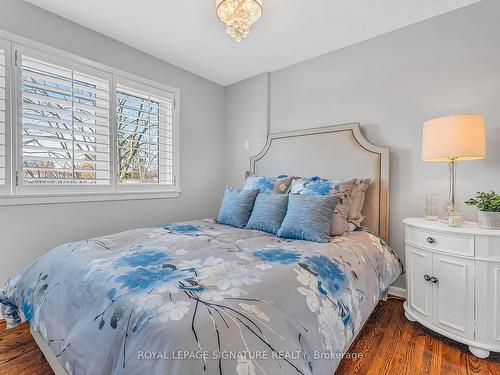 23 Shamokin Dr, Toronto, ON - Indoor Photo Showing Bedroom