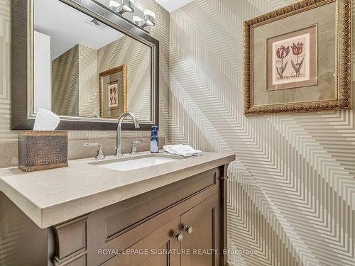 23 Shamokin Dr, Toronto, ON - Indoor Photo Showing Bathroom