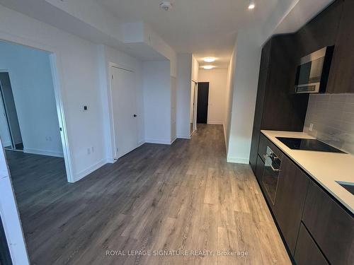 1112-117 Broadway Ave, Toronto, ON - Indoor Photo Showing Kitchen