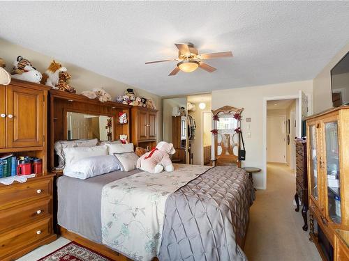 310-10459 Resthaven Dr, Sidney, BC - Indoor Photo Showing Bedroom