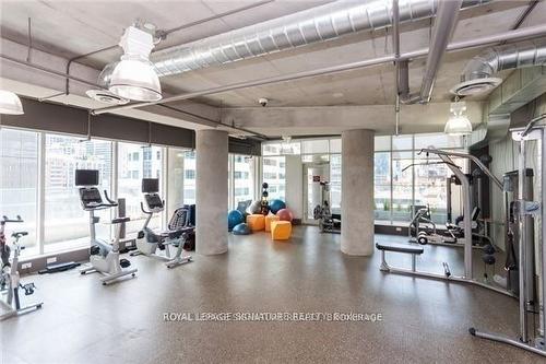 1202-21 Widmer St, Toronto, ON - Indoor Photo Showing Gym Room