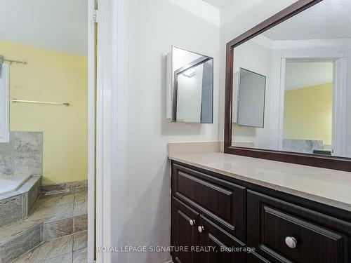 991 Rambleberry Ave, Pickering, ON - Indoor Photo Showing Bathroom