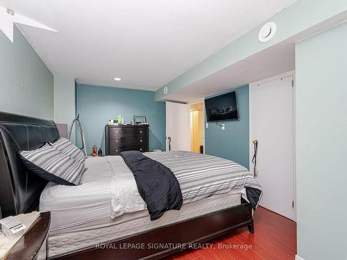 991 Rambleberry Ave, Pickering, ON - Indoor Photo Showing Bedroom