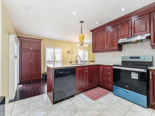 991 Rambleberry Ave, Pickering, ON - Indoor Photo Showing Kitchen