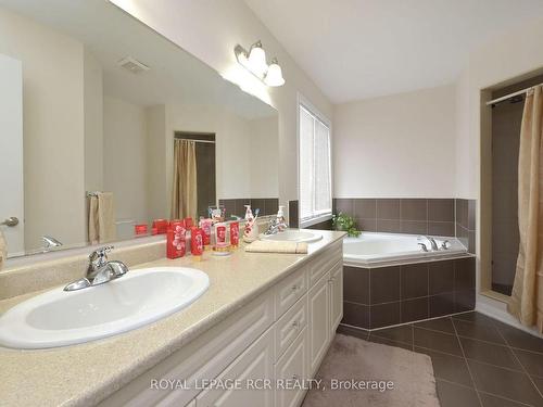 Upper-62 Ferris Lane, New Tecumseth, ON - Indoor Photo Showing Bathroom