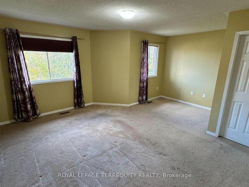 Upper-3321 Snowball Rd, Mississauga, ON - Indoor Photo Showing Other Room