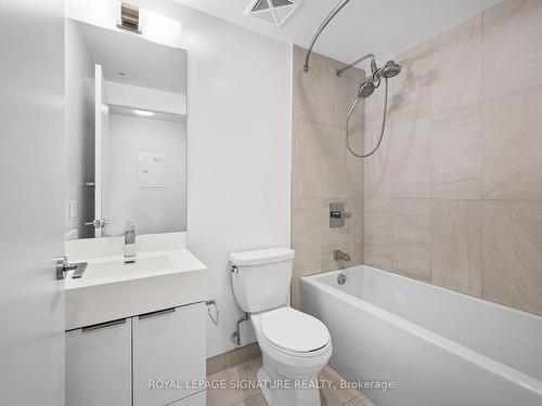 2409-30 Samuel Wood Way, Toronto, ON - Indoor Photo Showing Bathroom