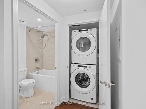 2409-30 Samuel Wood Way, Toronto, ON - Indoor Photo Showing Laundry Room