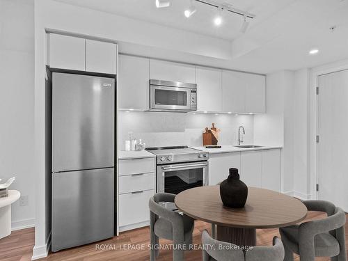 2409-30 Samuel Wood Way, Toronto, ON - Indoor Photo Showing Kitchen With Stainless Steel Kitchen With Upgraded Kitchen