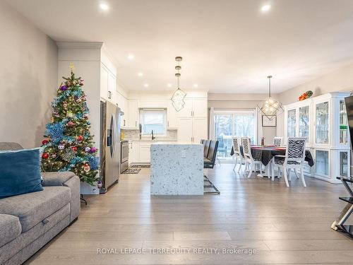 41 Amelia St, Port Colborne, ON - Indoor Photo Showing Living Room