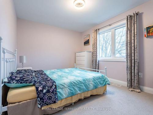 41 Amelia St, Port Colborne, ON - Indoor Photo Showing Bedroom