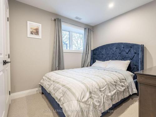 41 Amelia St, Port Colborne, ON - Indoor Photo Showing Bedroom