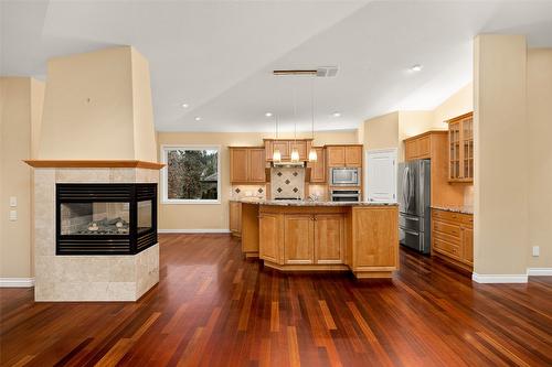 2090 Bowron Street, Kelowna, BC - Indoor With Fireplace