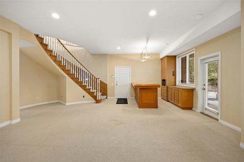 2090 Bowron Street, Kelowna, BC - Indoor Photo Showing Other Room