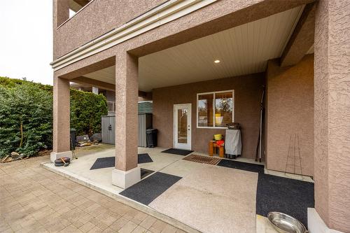 2090 Bowron Street, Kelowna, BC - Outdoor With Deck Patio Veranda With Exterior