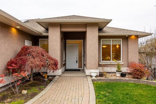 2090 Bowron Street, Kelowna, BC - Outdoor