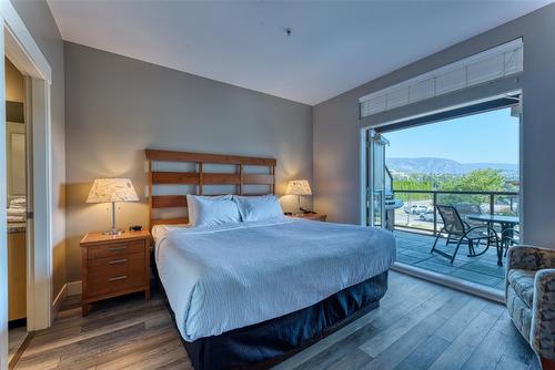 241-4205 Gellatly Road, West Kelowna, BC - Indoor Photo Showing Bedroom