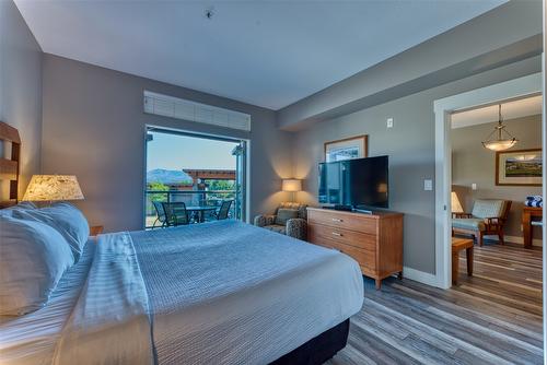 241-4205 Gellatly Road, West Kelowna, BC - Indoor Photo Showing Bedroom