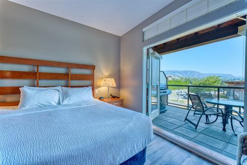 241-4205 Gellatly Road, West Kelowna, BC - Indoor Photo Showing Bedroom