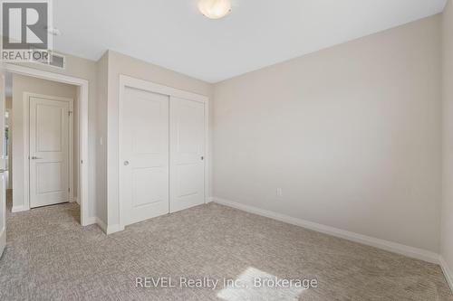 21 - 4552 Portage Road, Niagara Falls, ON - Indoor Photo Showing Other Room