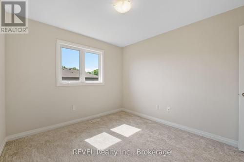 21 - 4552 Portage Road, Niagara Falls, ON - Indoor Photo Showing Other Room