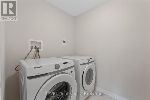 21 - 4552 Portage Road, Niagara Falls, ON - Indoor Photo Showing Laundry Room