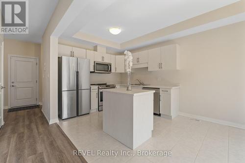 21 - 4552 Portage Road, Niagara Falls, ON - Indoor Photo Showing Kitchen