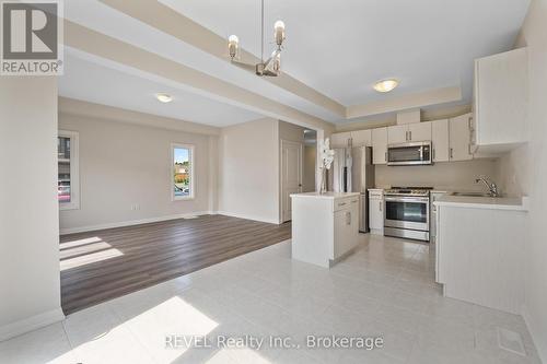 21 - 4552 Portage Road, Niagara Falls, ON - Indoor Photo Showing Kitchen