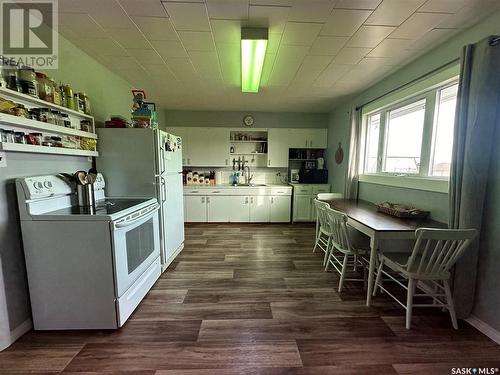 608 2Nd Avenue E, Buchanan, SK - Indoor Photo Showing Kitchen