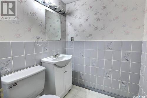 26 Carter Crescent, Regina, SK - Indoor Photo Showing Bathroom