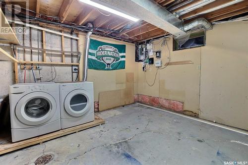 26 Carter Crescent, Regina, SK - Indoor Photo Showing Laundry Room