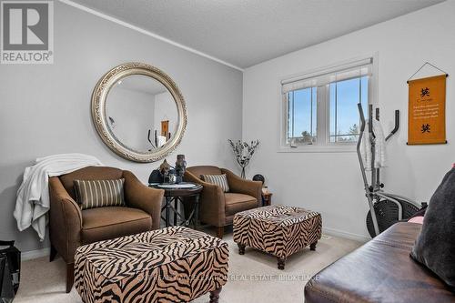 1209 Pixley Place, Kingston (East Gardiners Rd), ON - Indoor Photo Showing Living Room