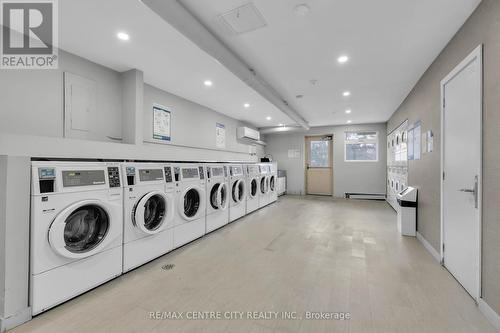 1002 - 583 Mornington Avenue, London, ON - Indoor Photo Showing Laundry Room