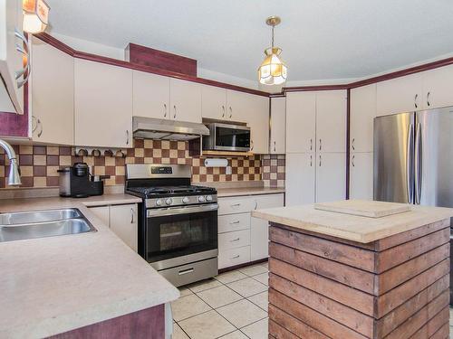 Cuisine - 12 Rue De Charente, Gatineau (Gatineau), QC - Indoor Photo Showing Kitchen With Double Sink