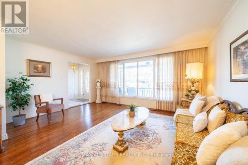 30 Orangewood Crescent, Toronto, ON - Indoor Photo Showing Living Room