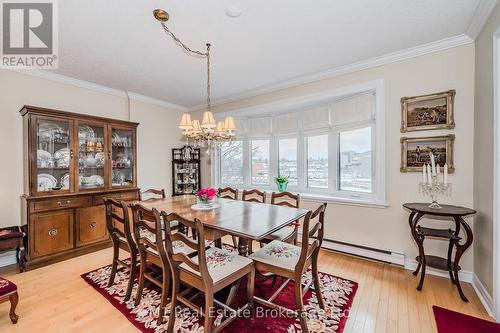 302 - 43 Caroline Street N, Waterloo, ON - Indoor Photo Showing Dining Room