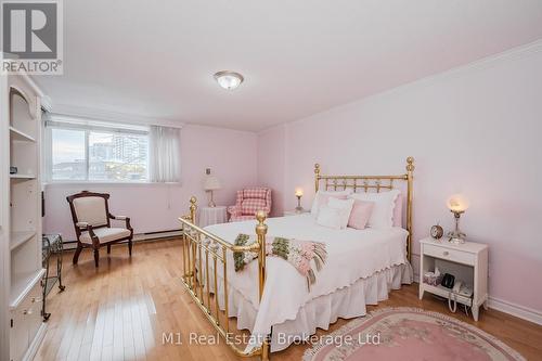 302 - 43 Caroline Street N, Waterloo, ON - Indoor Photo Showing Bedroom