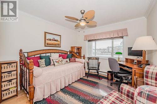 302 - 43 Caroline Street N, Waterloo, ON - Indoor Photo Showing Bedroom